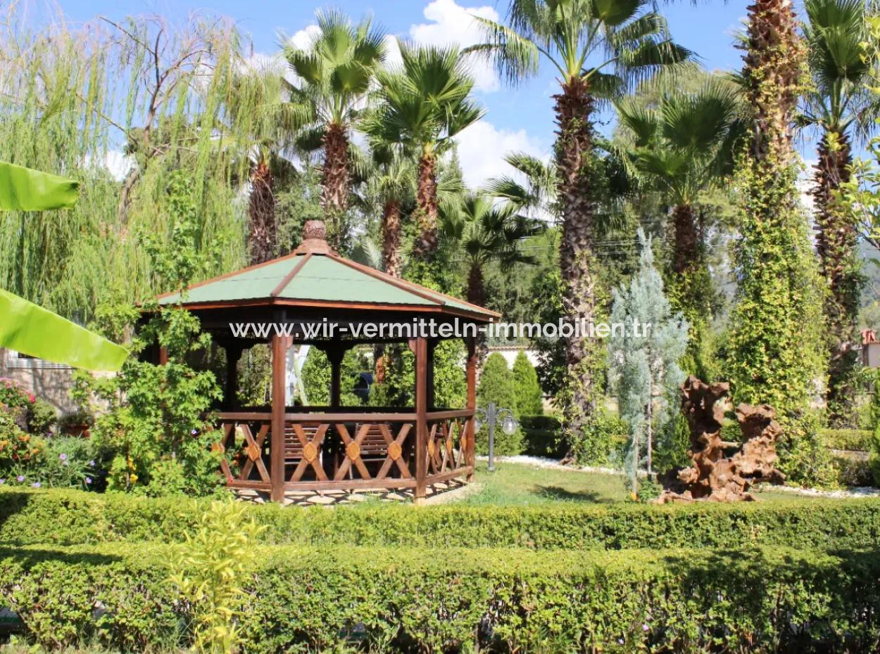 Luxury Villa With Pool In 1458 M² Land For Sale In Köyceğiz