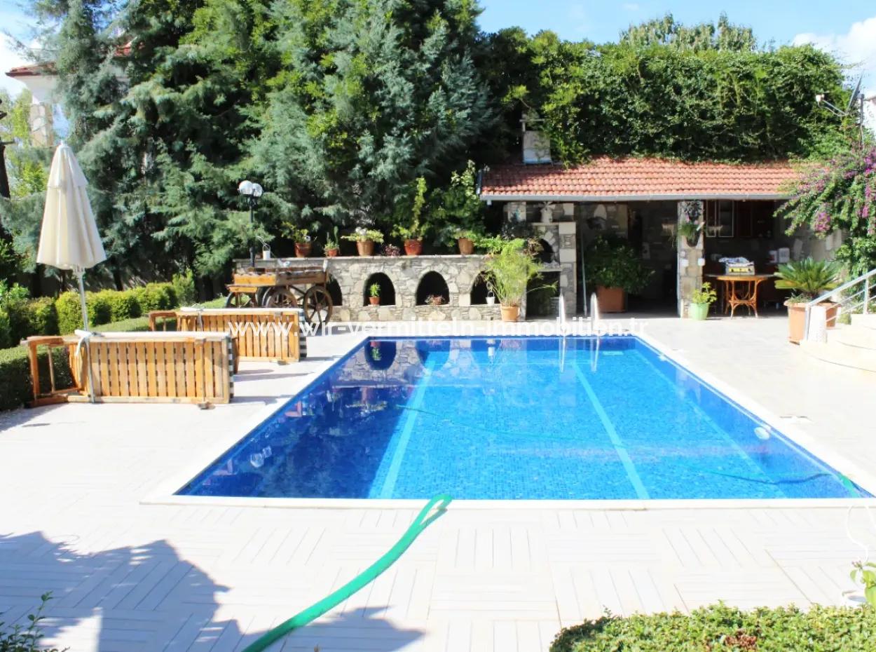 Luxury Villa With Pool In 1458 M² Land For Sale In Köyceğiz
