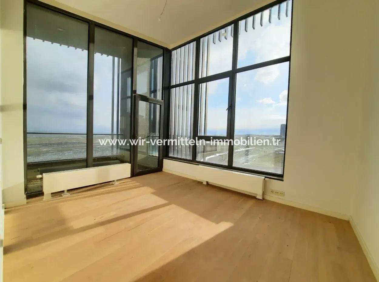 5,5+1 Duplex 2Th Floor Tenantless Apartment With Landscape View For Sale In İncek Loft Complex