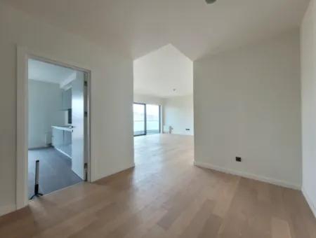 110 M2 2+1 3St Floor Tenantless Apartment For Sale In Beytepe İncek Bulvar Loft Complex