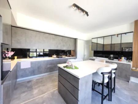 Taşpinar Mah. Faras Panora Luxury Built Flat For Sale 4,5+1 7Th Floor Apartment Gölbaşi Ankara