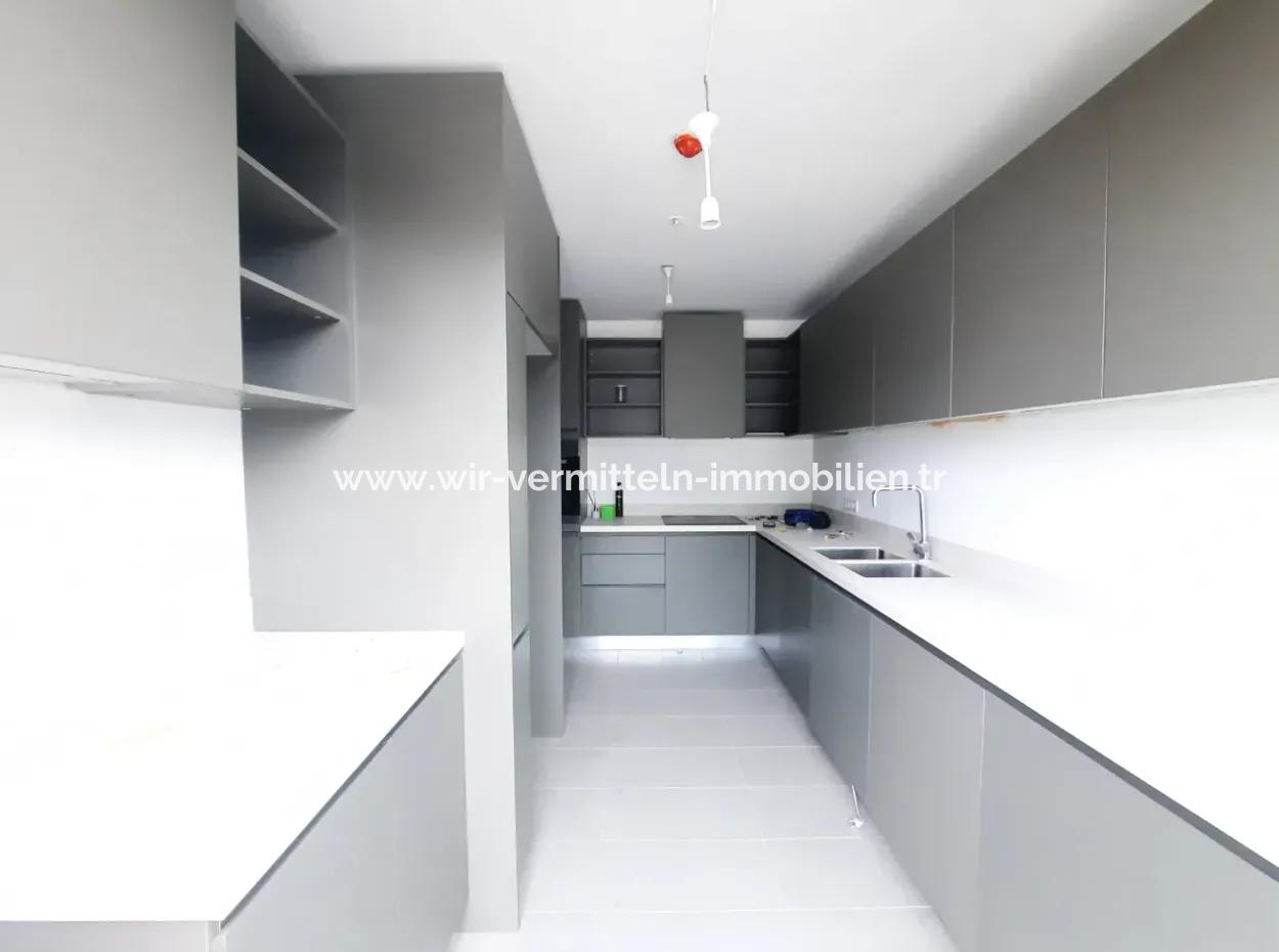 İncek Loft Satılık 3+1 Bahçe Dubleksi Şehir Manzaralı Daire