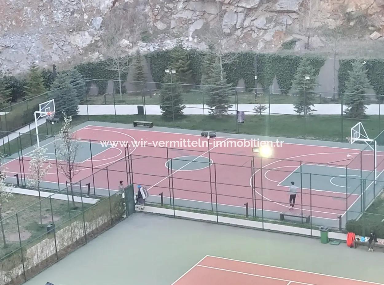 İncek Loft Satılık 3+1 Bahçe Dubleksi Şehir Manzaralı Daire