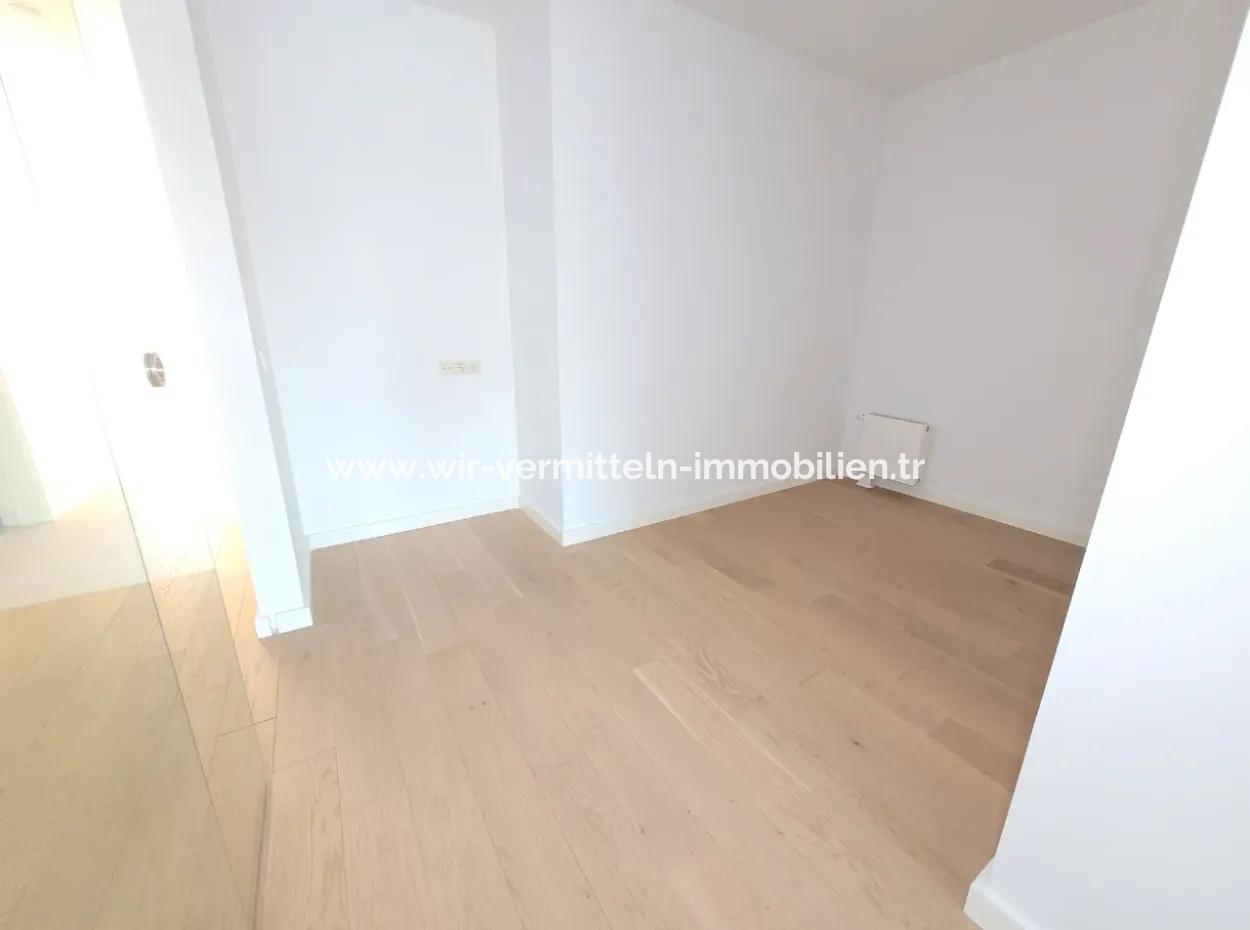 Boş Krediye Uygun İncek Loft Satılık 2,5+1 Peyzaj Manzaralı 1.Kat Daire