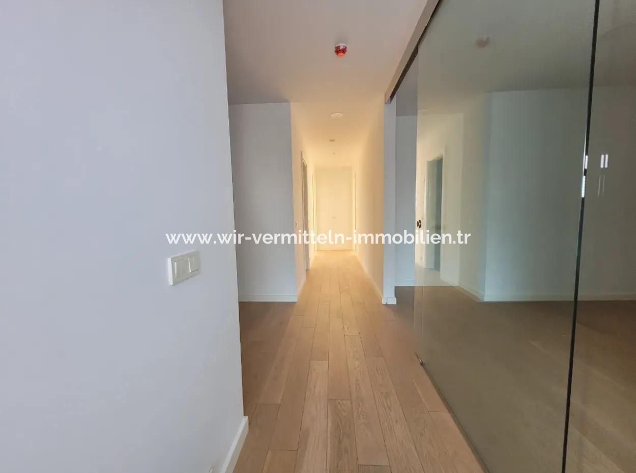 İncek Loft Satılık 2,5+1 Peyzaj Manzaralı 1.Kat Daire