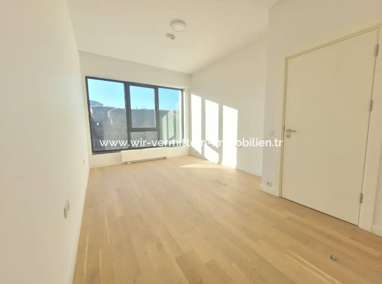 İncek Loft Satılık 2,5+1 Peyzaj Manzaralı 1.Kat Daire