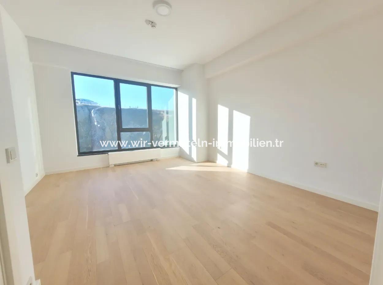 Boş Krediye Uygun İncek Loft Satılık 2,5+1 Peyzaj Manzaralı Kiracısız 2.Kat Daire