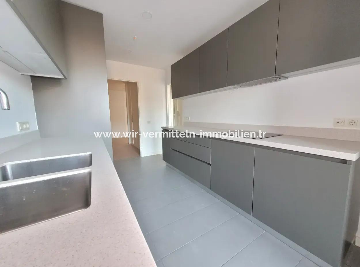 Boş Krediye Uygun İncek Loft Satılık 2,5+1 Peyzaj Manzaralı Kiracısız 2.Kat Daire