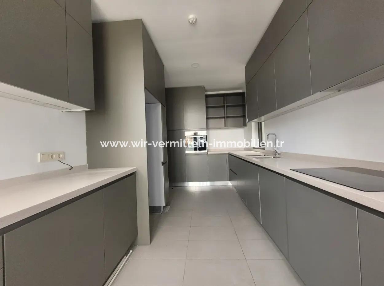 İncek Loft Satılık  5,5+1 Dubleks Peysaj Manzaralı 5.Kat Kiracısız Daire