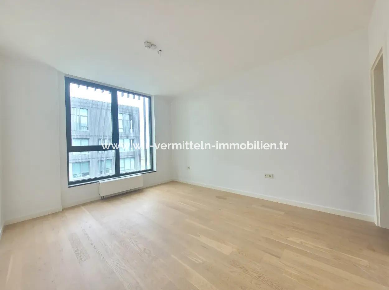 İncek Loft Satılık  5,5+1 Dubleks Peysaj Manzaralı 5.Kat Kiracısız Daire