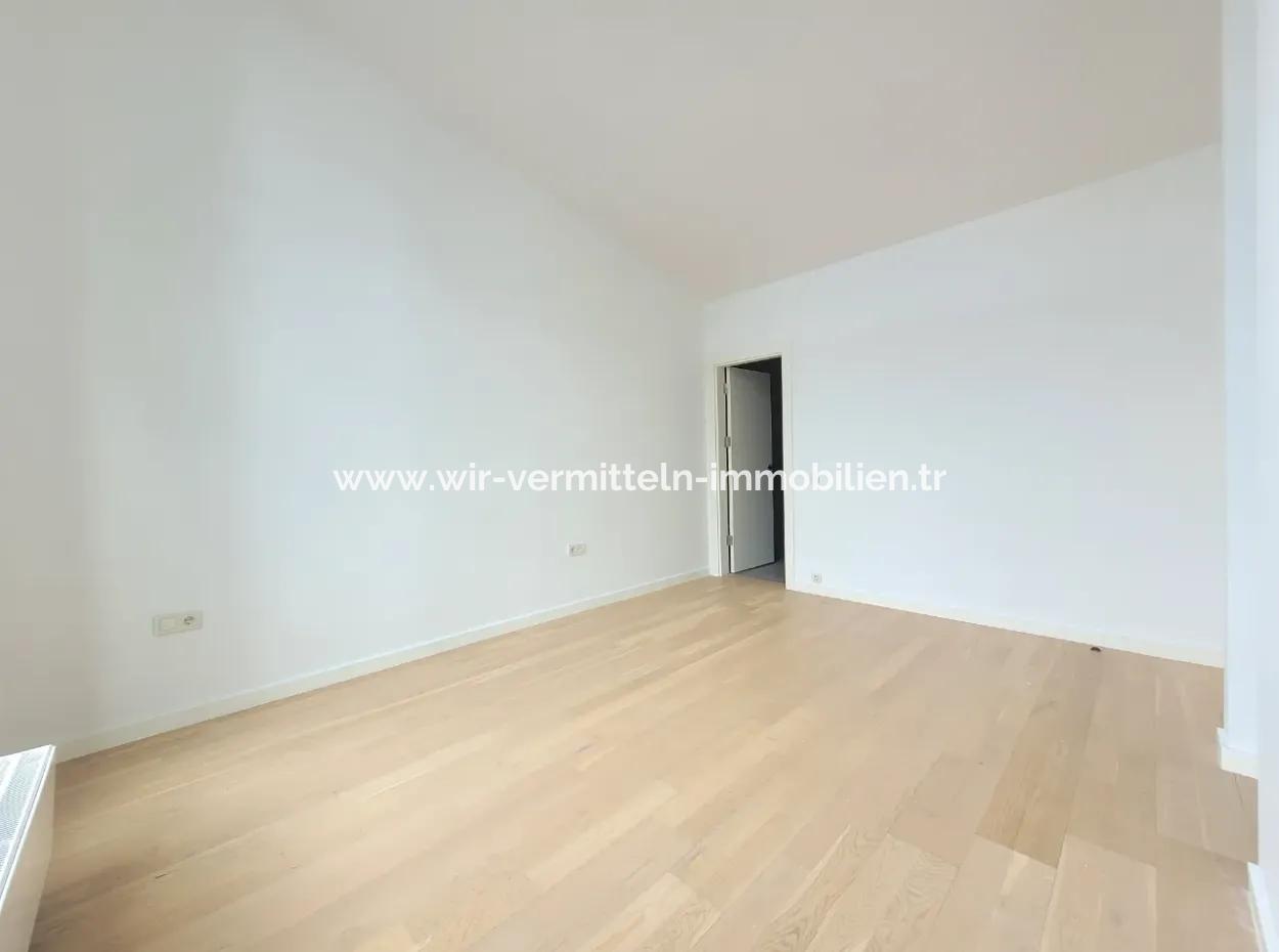 İncek Loft Satılık  5,5+1 Dubleks Peysaj Manzaralı 5.Kat Kiracısız Daire