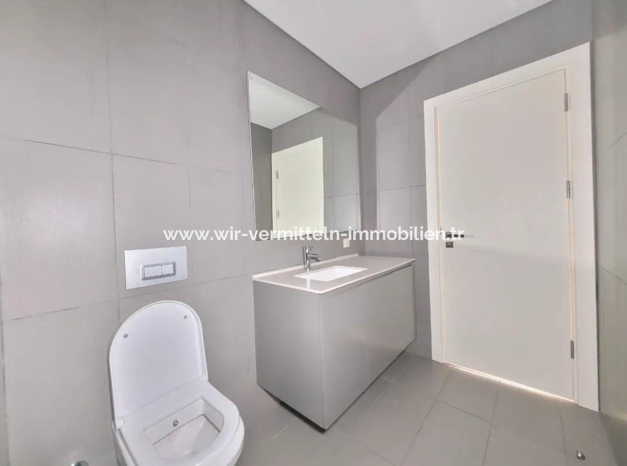 İncek Loft Satılık  5,5+1 Dubleks Peysaj Manzaralı 5.Kat Kiracısız Daire