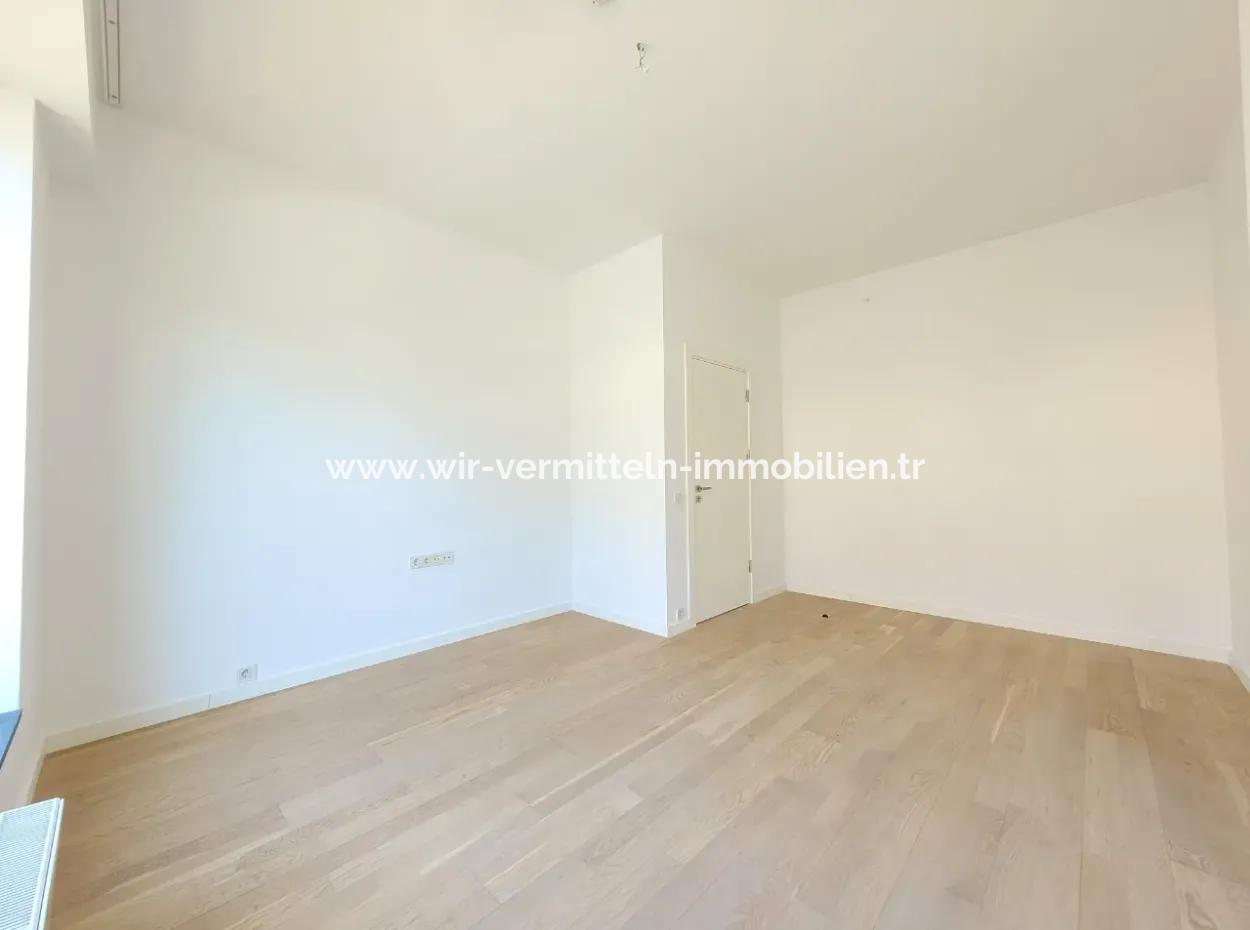 Kiracısız İncek Loft Satılık  2+1 Bahçe Dubleks Şehir Manzaralı Daire