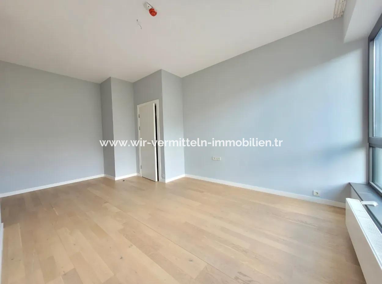 İncek Loft Satılık 3+1 Bahçe Dubleksi Peysaj Manzaralı Daire