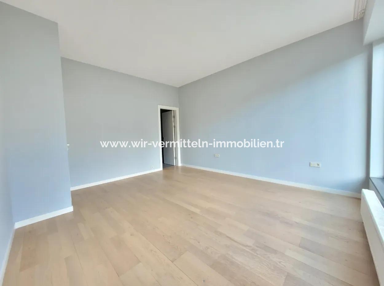 İncek Loft Satılık 3+1 Bahçe Dubleksi Peysaj Manzaralı Daire