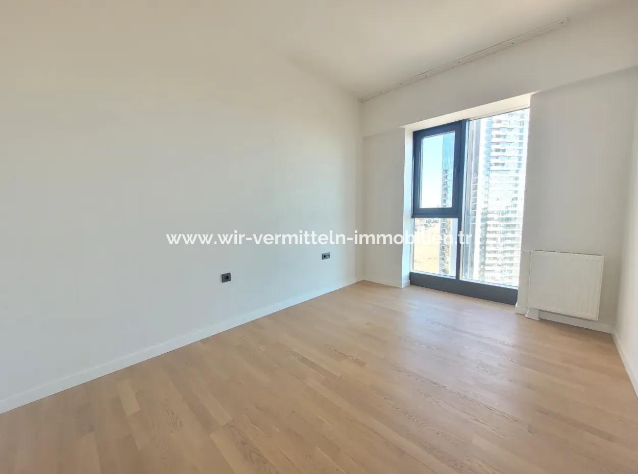 Kiracısız Krediye Uygun Beytepe İncek Bulvar Loft Satılık 3+1 110 M² 19.Kat Bulvar Ve Göl Manzaralı