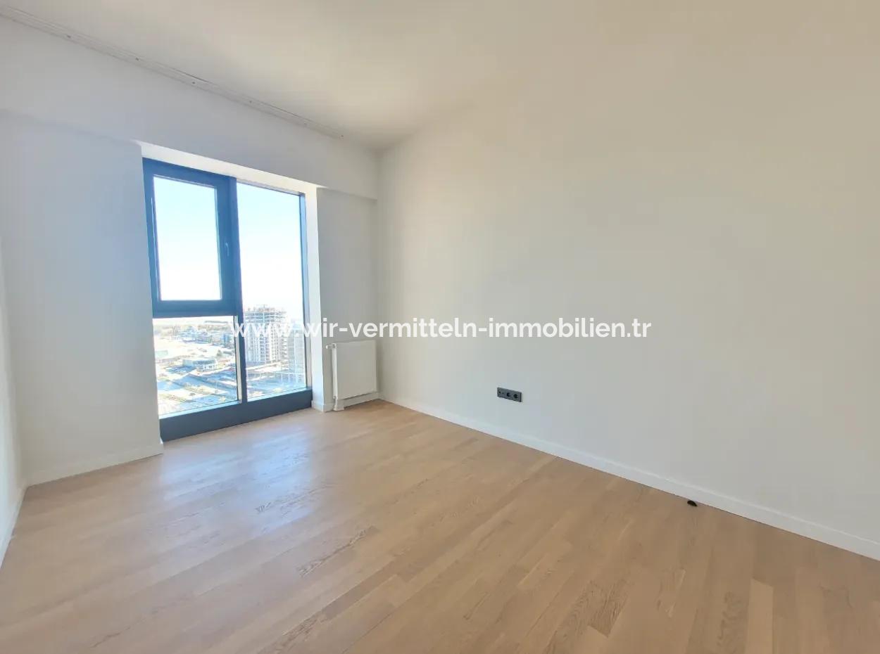 Kiracısız Krediye Uygun Beytepe İncek Bulvar Loft Satılık 3+1 110 M² 19.Kat Bulvar Ve Göl Manzaralı