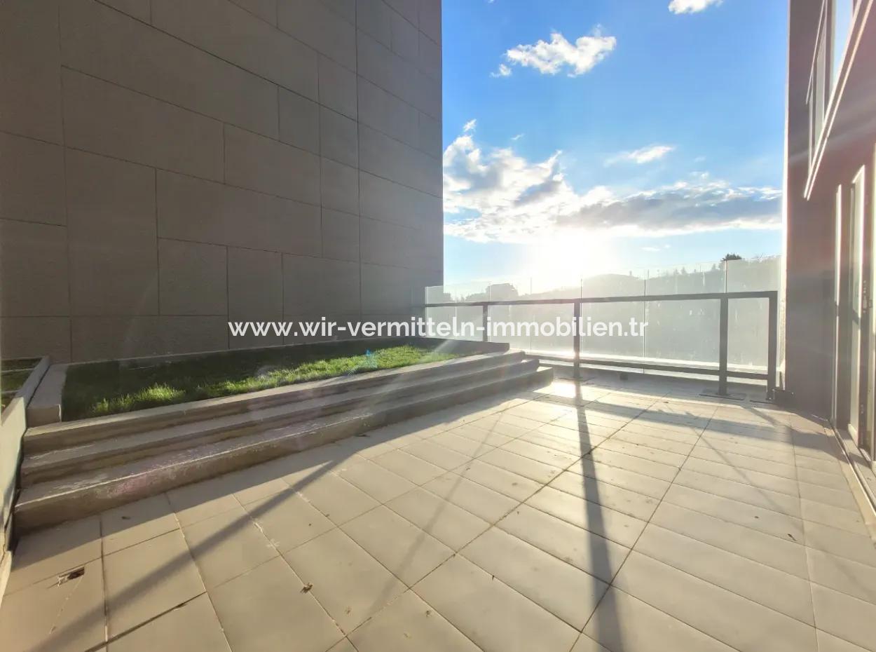 Kiracısız İncek Loft Satılık Teraslı  3+1 Şehir Manzaralı 4.Kat Daire