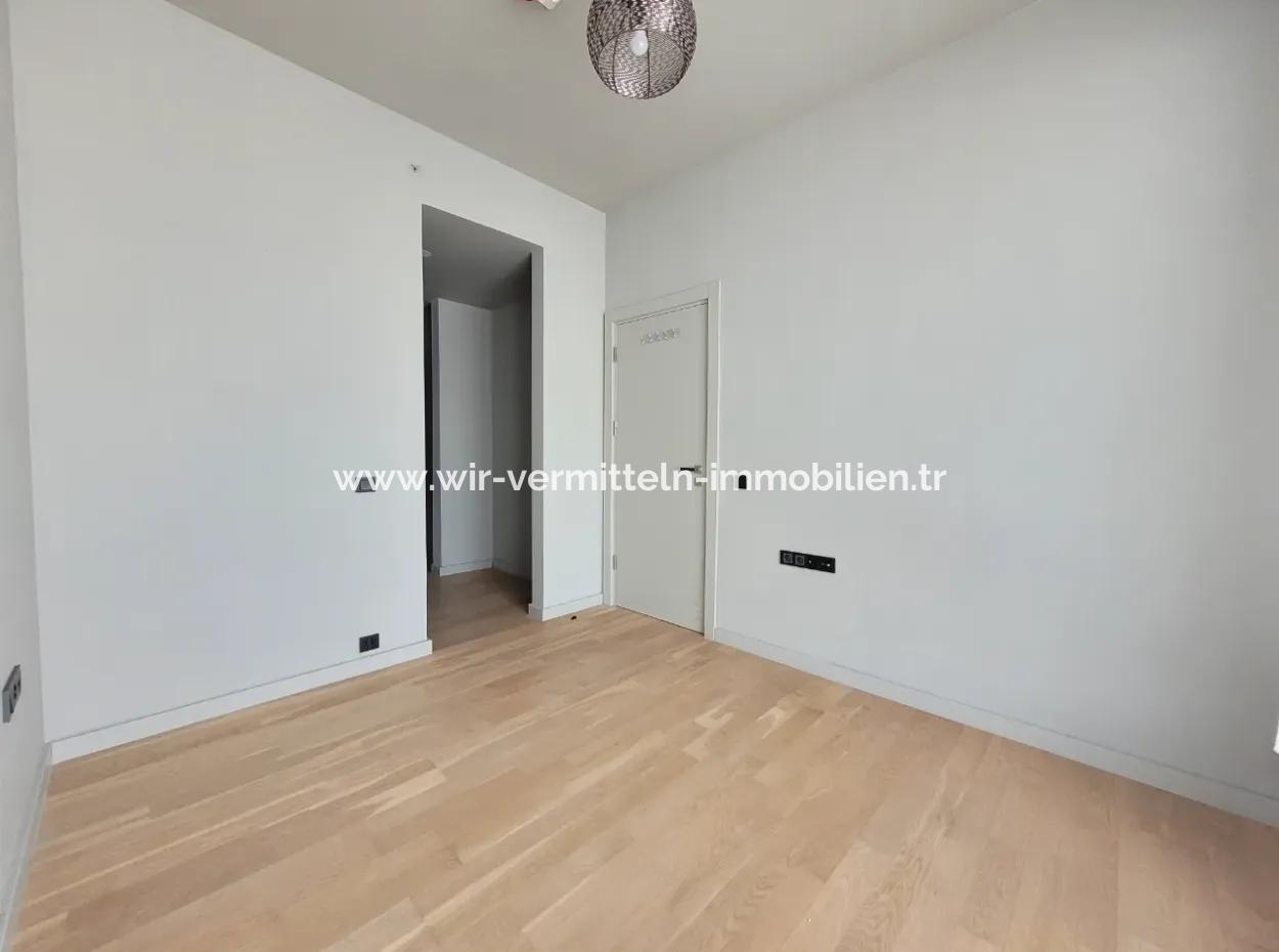 İncek Loft Kiralık  1+1 Şehir Manzaralı 20.Kat Daire