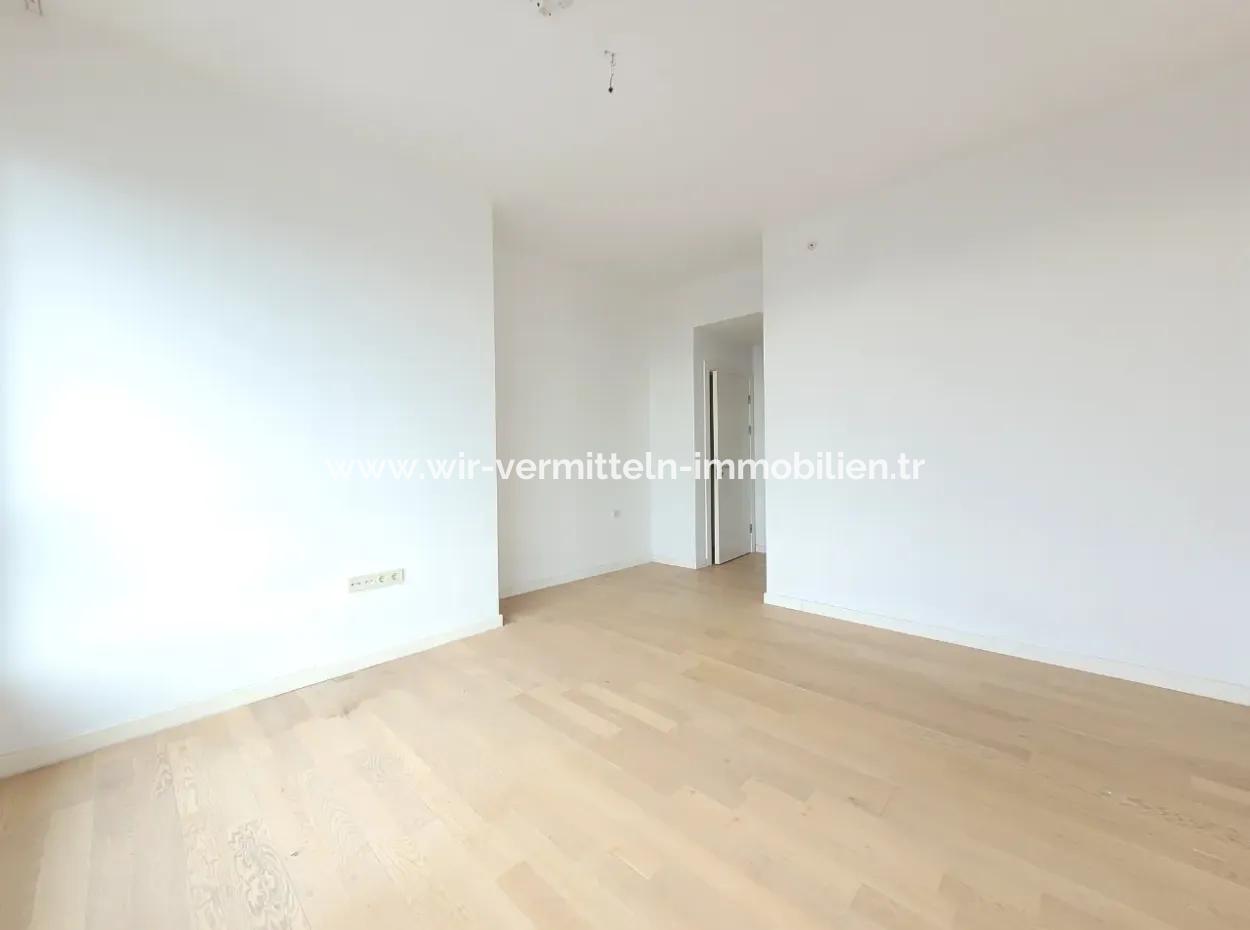 İncek Loft Satılık 3+1 110 M²  Peyzaj Manzaralı Daire