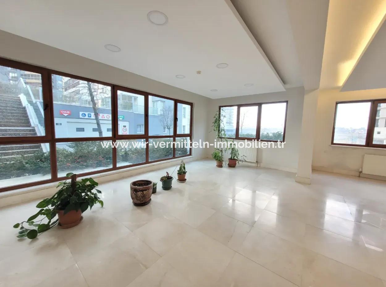 Boş İncek Nata'da Satılık 4+1 207 M²  Göl Manzaralı Daire