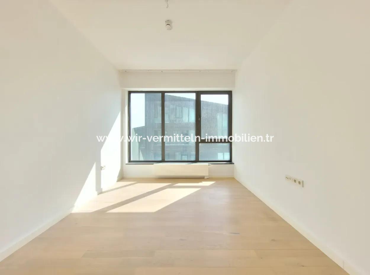 Boş İncek Loft Satılık Teraslı  3+1 110 M² Mogan Manzaralı Daire