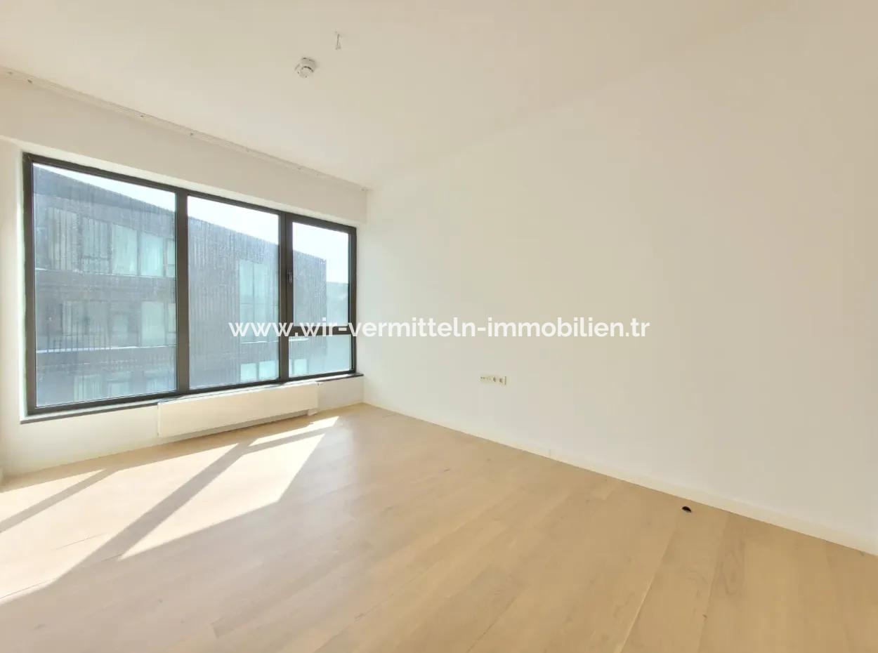 Boş İncek Loft Satılık Teraslı  3+1 110 M² Mogan Manzaralı Daire