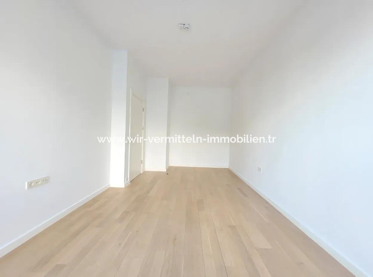 Boş Krediye Uygun İncek Loft Satılık 3+1 Bahçe Dubleksi Şehir Manzaralı Daire