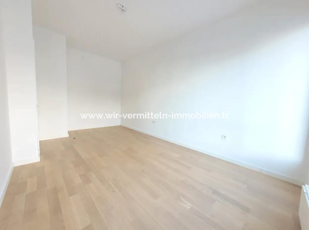 Boş İncek Loft Satılık 3+1 Bahçe Dubleksi Şehir Manzaralı Daire