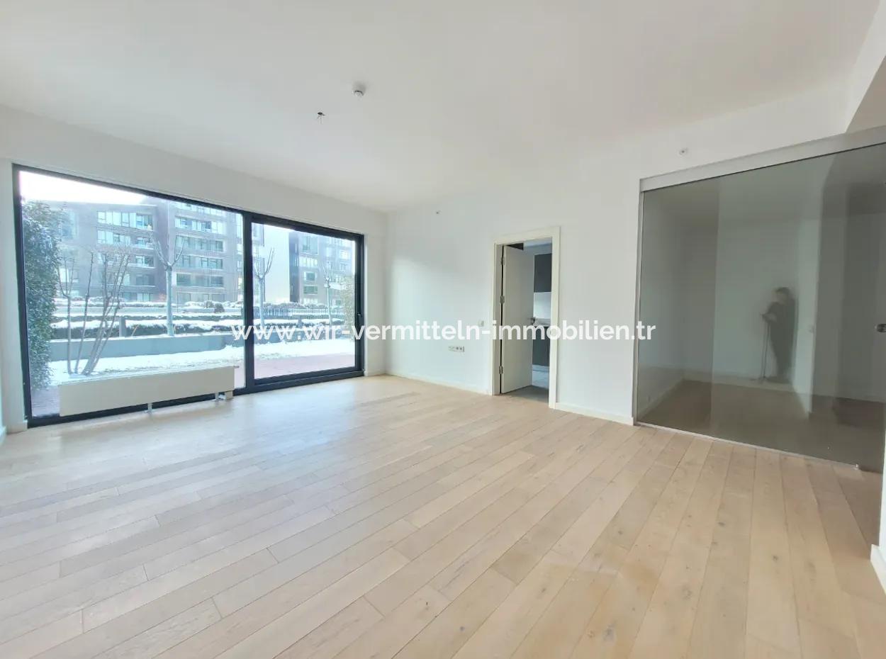 Boş Krediye Uygun İncek Loft Satılık 3+1 Bahçe Dubleksi Şehir Manzaralı Daire