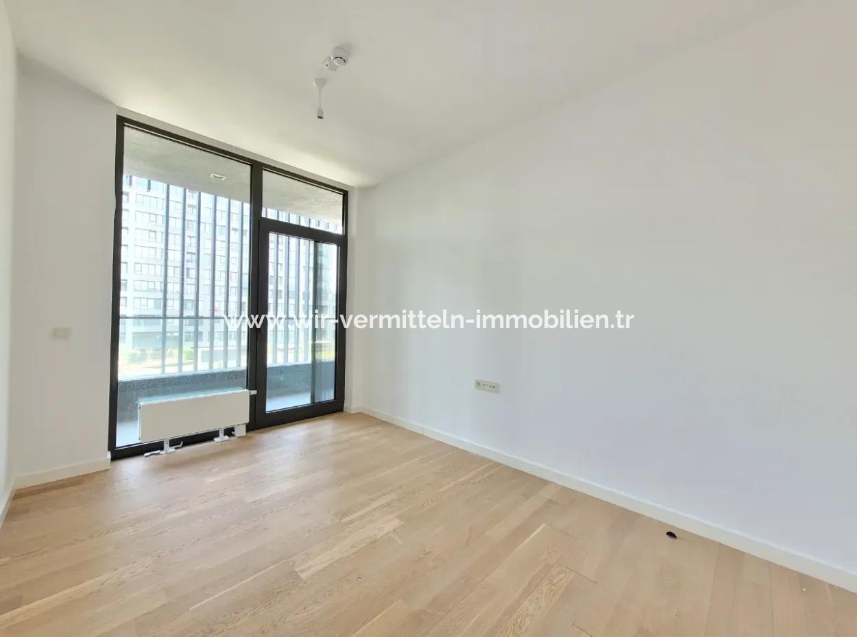 İncek Loft Satılık  3.5+1 140 M² 3.Kat Peyzaj Cephe Daire