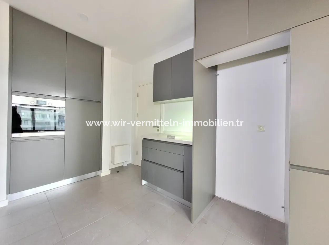 İncek Loft Satılık  3.5+1 140 M² 3.Kat Peyzaj Cephe Daire