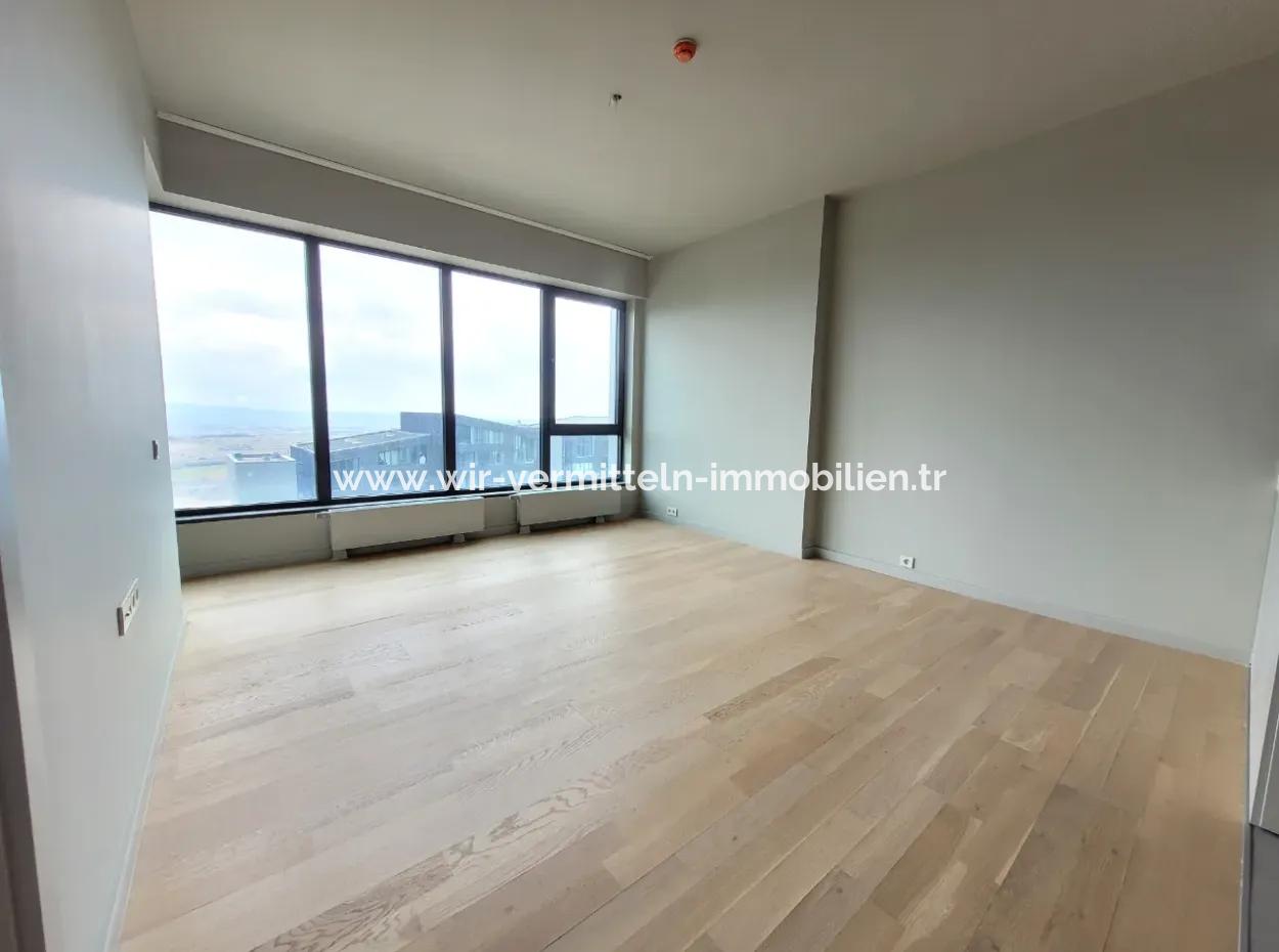Boş İncek Loft  Satılık 1+1 Göl Manzaralı 2.Kat Daire