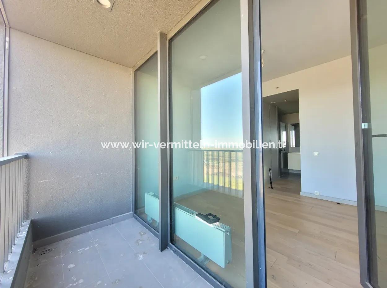 Boş İncek Loft  Satılık 1+1 Göl Manzaralı 2.Kat Daire