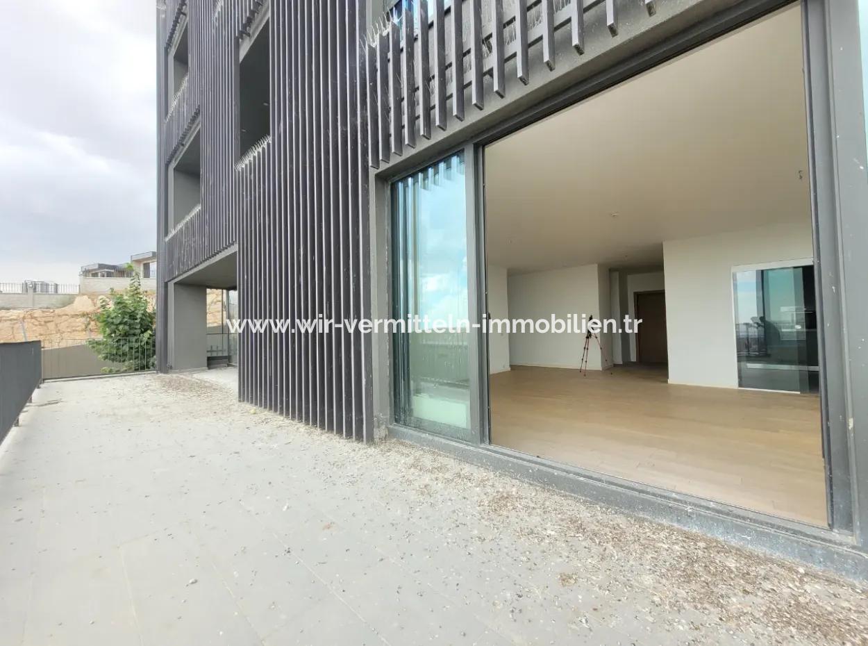 Boş İncek Loft Satılık  Teraslı 4+1  Mogan Manzaralı 146 M² 1.Kat Daire