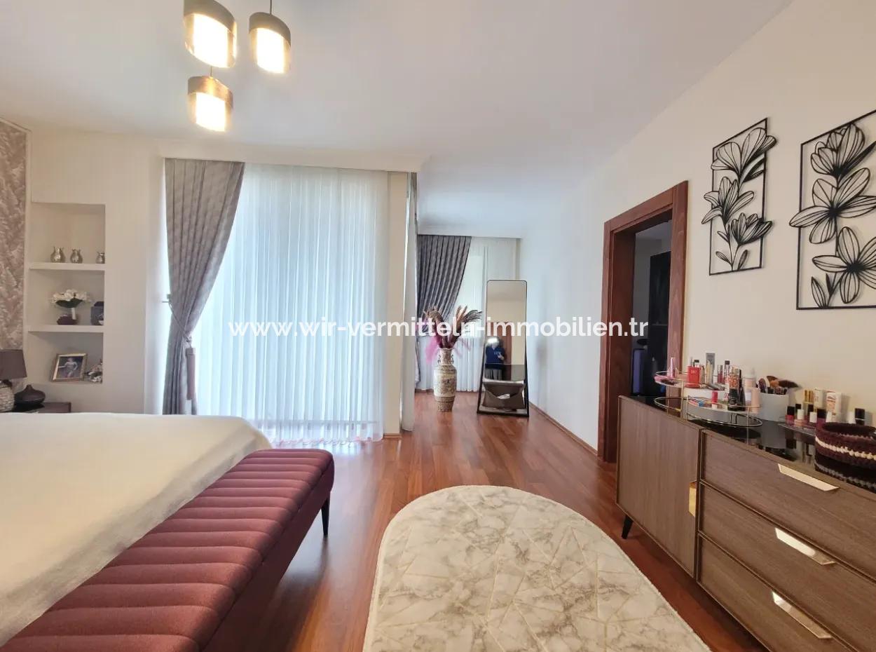 Vatandaşlığa Uygun Bursa Nilüfer Konak Mah. 340 M ² Panoramik Manzaralı Tam Müstakil Dubleks Satılık Villa