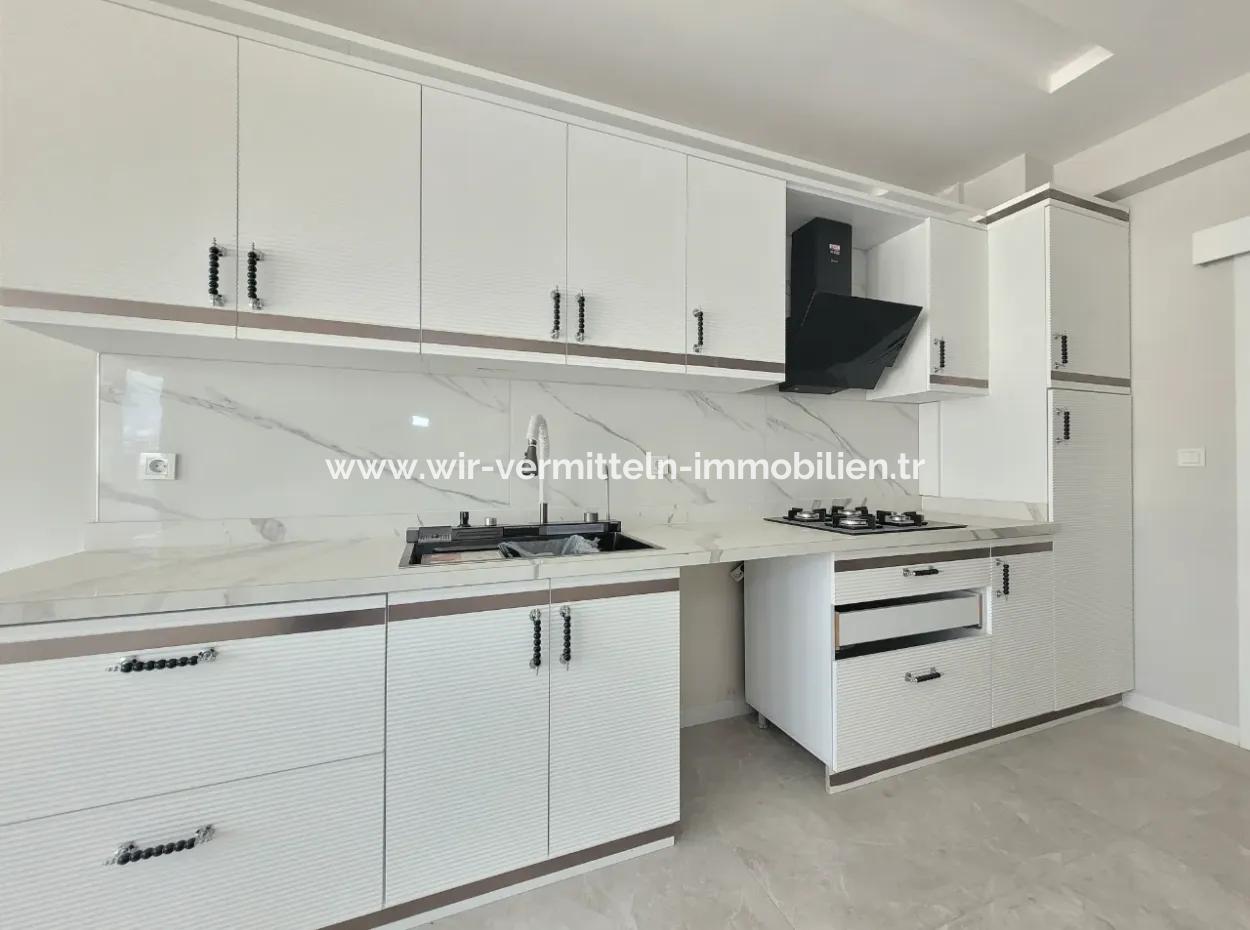 Vatandaşlığa Uygun Ankara Gölbaşı Bahçelievler Mah. 200 M ² Park Manzaralı Arakat Lüks Satılık Daire