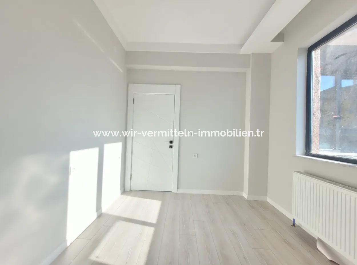 Vatandaşlığa Uygun Ankara Gölbaşı Bahçelievler Mah. 200 M ² Park Manzaralı Arakat Lüks Satılık Daire