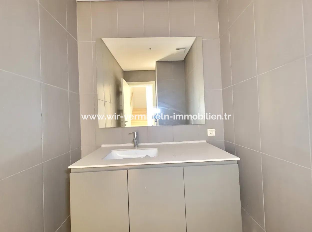 Kiracısız İncek Loft Satılık  2+1 Bahçe Dubleks Şehir Manzaralı Daire