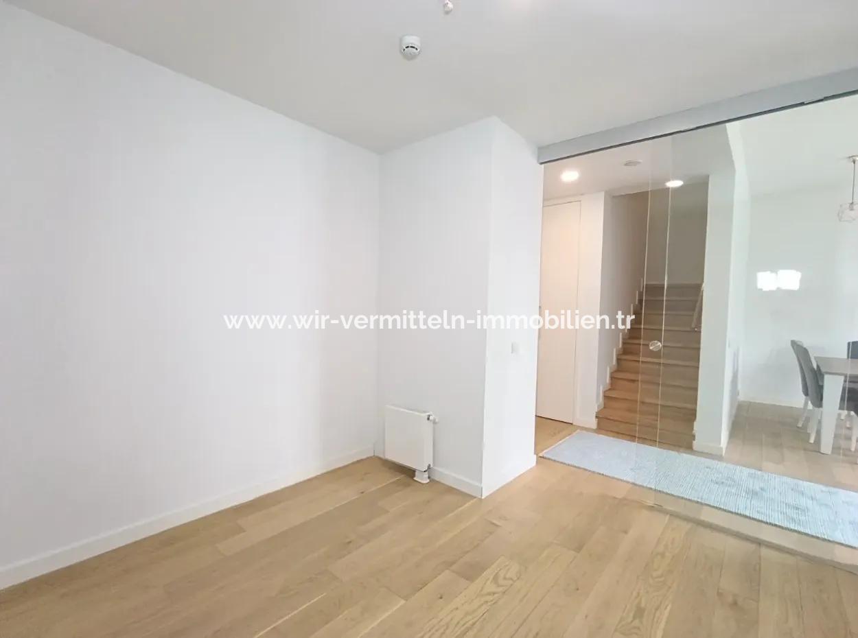 Boş Krediye Uygun Göl Manzaralı İncek Loft Satılık  3+1 Dubleks Peyzaj Manzaralı 2.Kat Daire