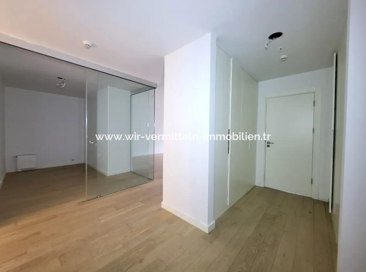 Krediye Uygun Boş İncek Loft Satılık 2,5+1 Peyzaj Manzaralı Bahçe Katı Daire 2 Bahçeli