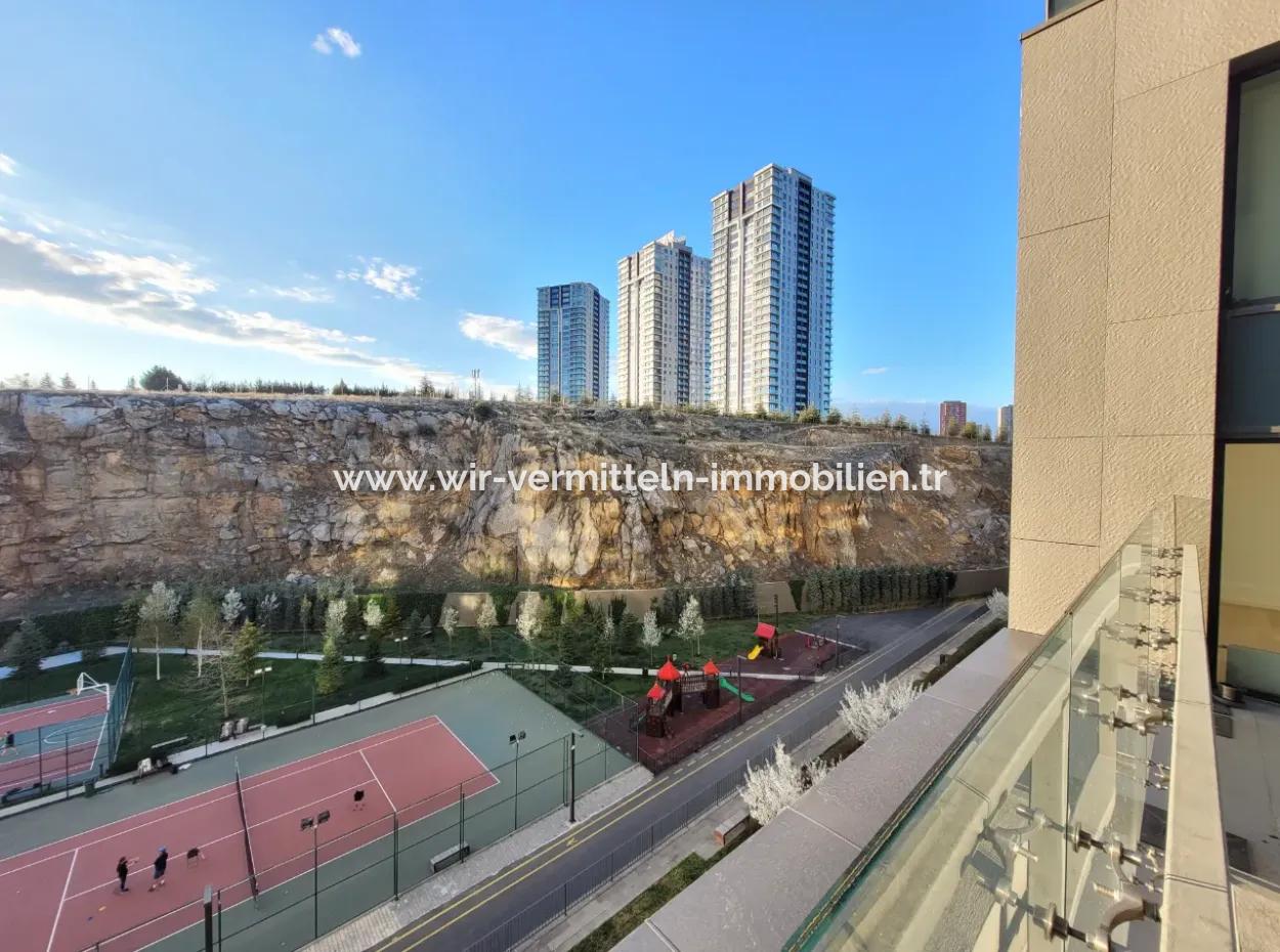 Krediye Uygun Boş İncek Loft Satılık 2,5+1 Peyzaj Manzaralı Bahçe Katı Daire 2 Bahçeli