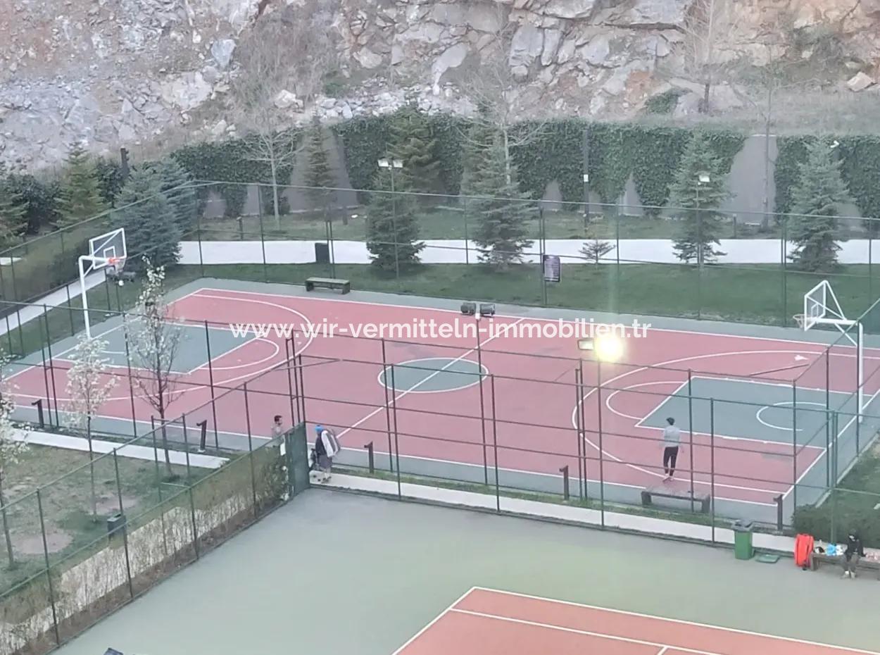 Kiracısız İncek Loft Satılık  2+1 Bahçe Dubleks Şehir Manzaralı Daire