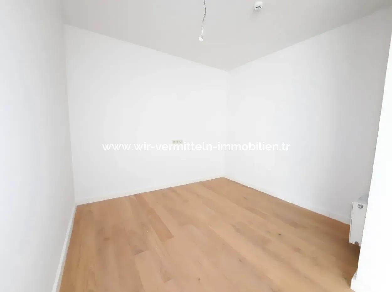 Göl Manzaralı Krediye Uygun İncek Loft Satılık  3+1 Dubleks Peyzaj Manzaralı 2.Kat Daire
