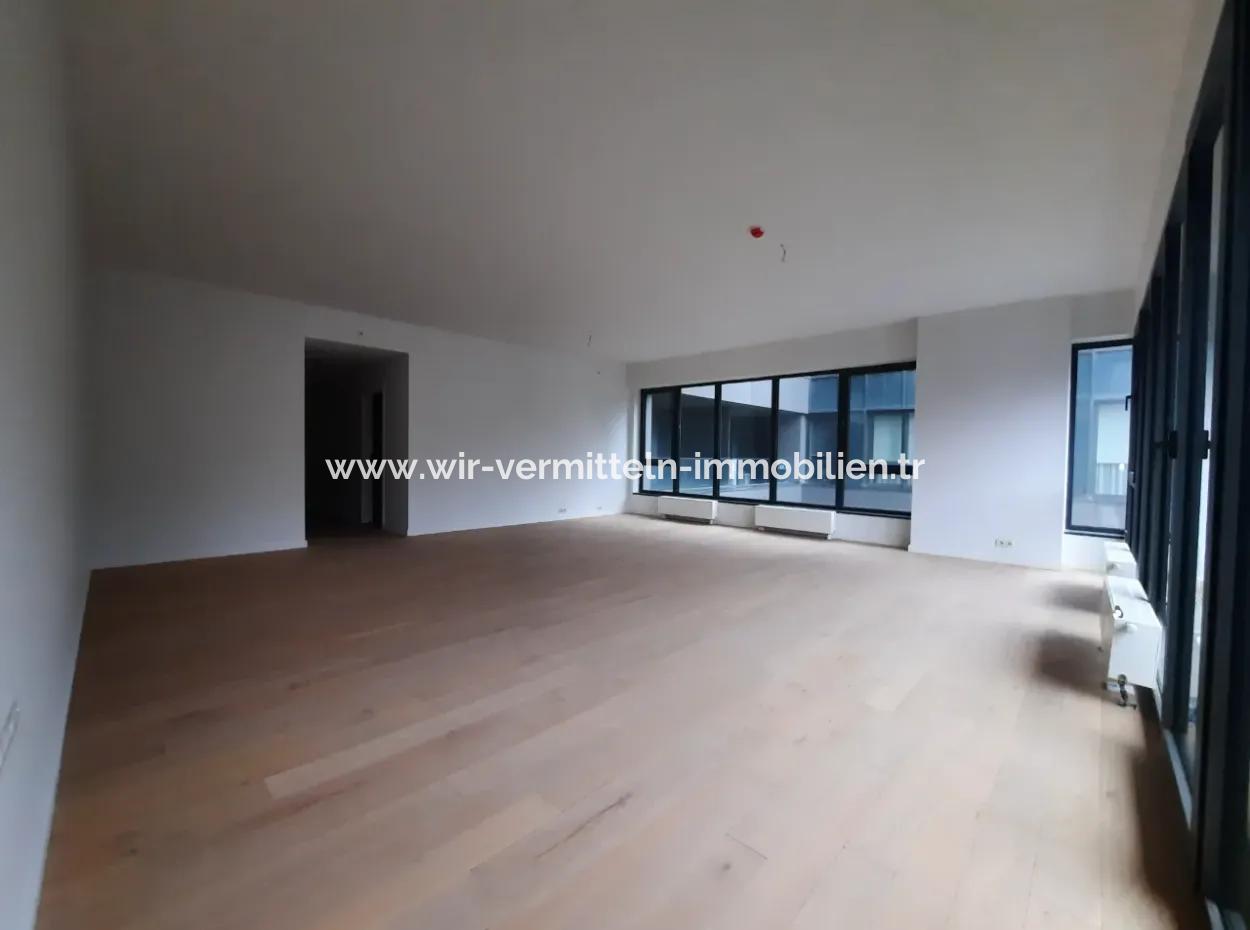 İncek Loft Satılık  4+1  Peyzaj Manzaralı  180 M² 2.Kat Daire