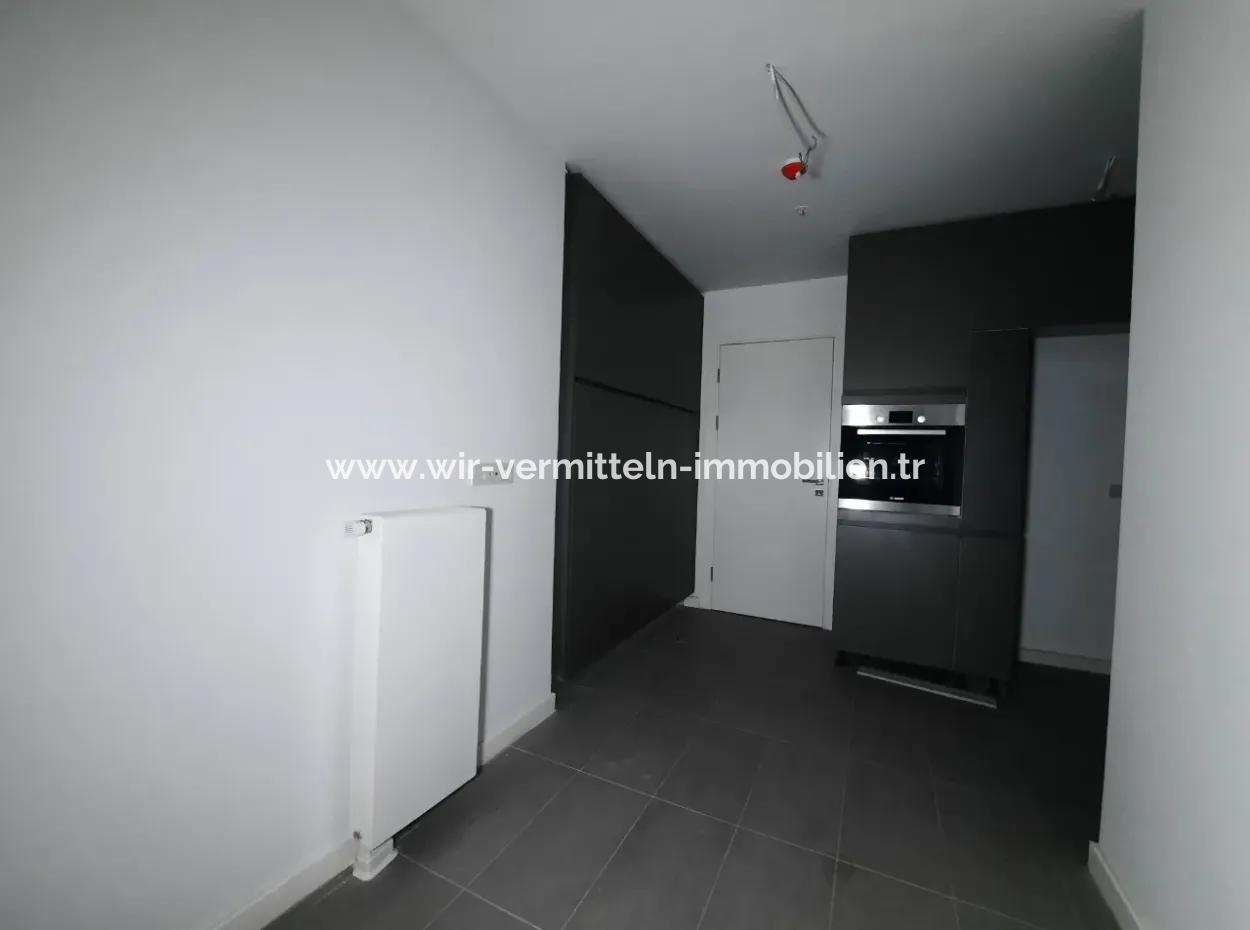 İncek Loft Satılık  4+1  Peyzaj Manzaralı  180 M² 2.Kat Daire