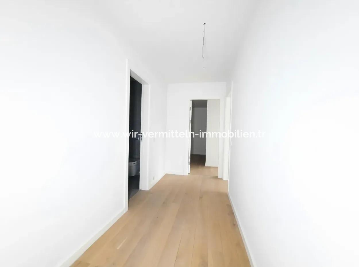 İncek Loft Satılık  4+1  Peyzaj Manzaralı  180 M² 2.Kat Daire