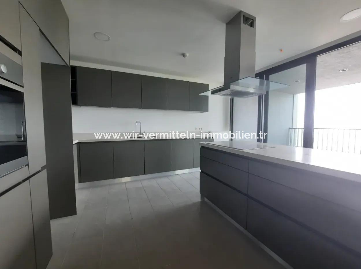 Kiracısız İncek Loft Satılık  5,5+1  Göl Manzaralı 14.Kat Daire