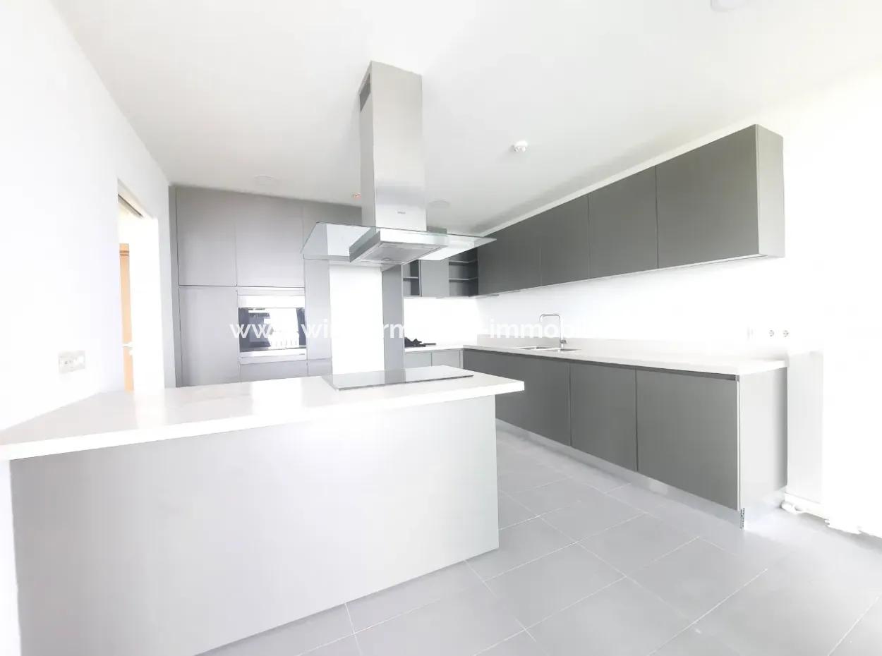 Kiracısız İncek Loft Satılık  5,5+1  Göl Manzaralı 14.Kat Daire