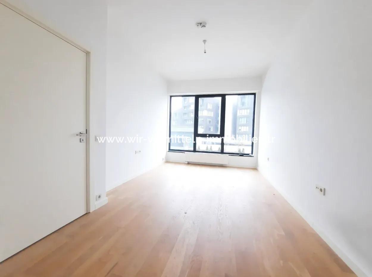 Krediye Uygun İncek Loft Satılık 3+1 Bahçe Dubleksi Peyzaj Manzaralı Daire